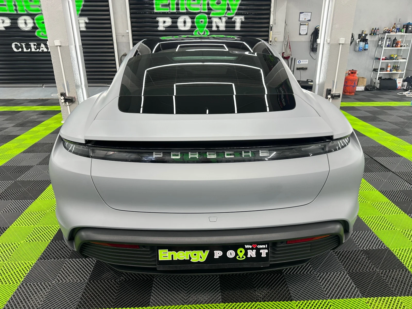 Porsche Taycan Performance Carbon Гаранционен Масаж - изображение 3