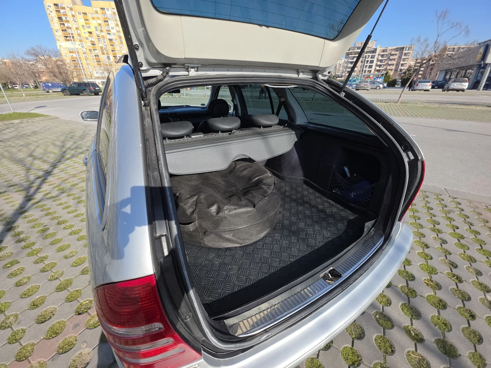 Mercedes-Benz C 320 Avantgarde 4Matic LPG, снимка 12 - Автомобили и джипове - 53819052