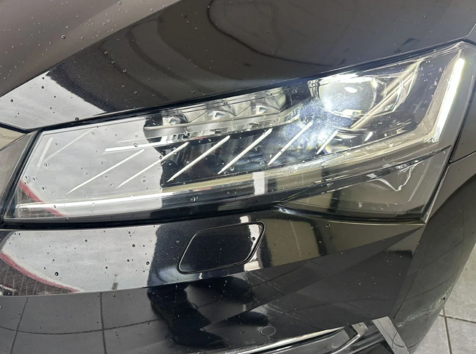 Skoda Superb 1.4 TSI HEV.PLUG-IN HYBRID.KAMERA.LED.NAVI, снимка 3 - Автомобили и джипове - 53832865