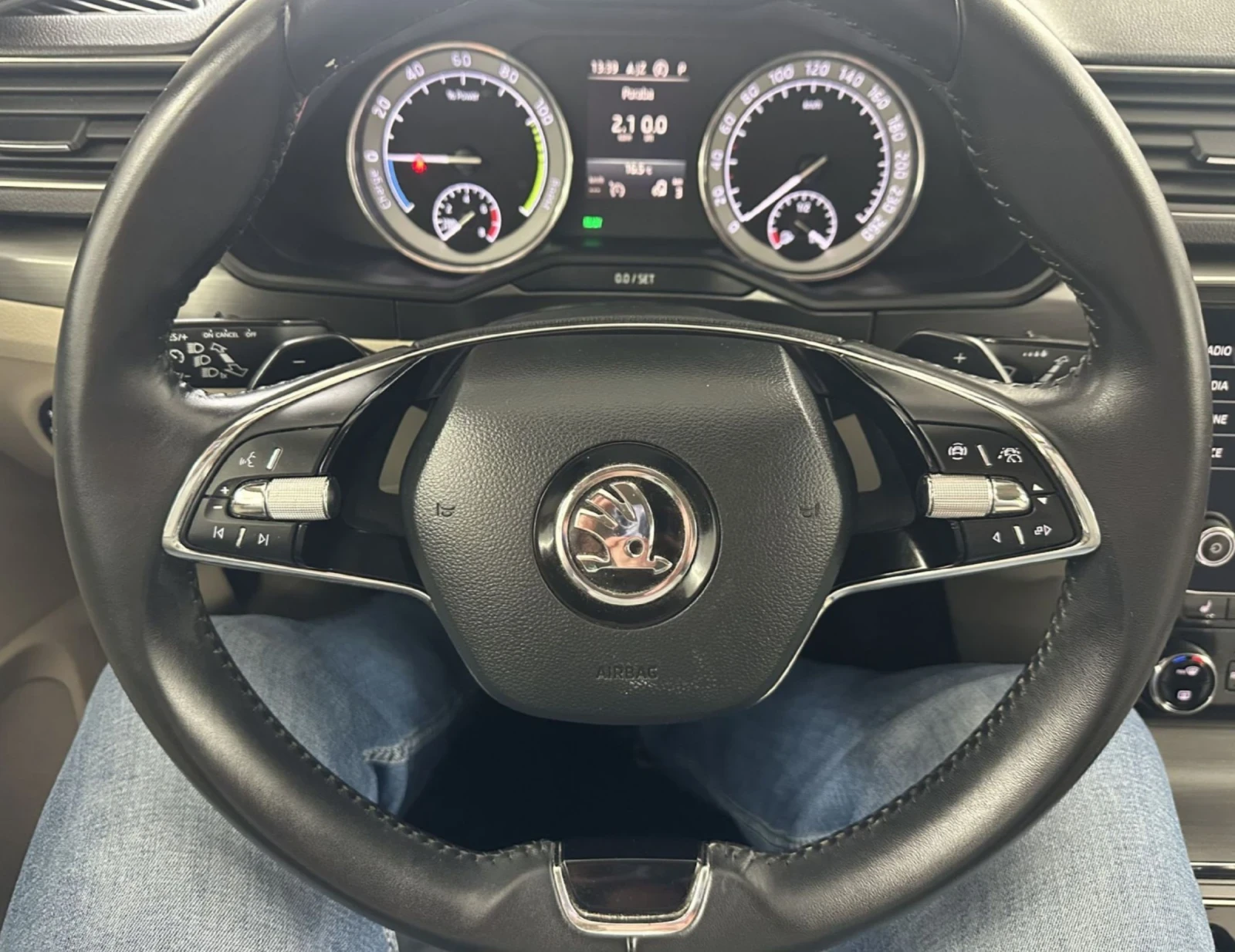 Skoda Superb 1.4 TSI HEV.PLUG-IN HYBRID.KAMERA.LED.NAVI, снимка 11 - Автомобили и джипове - 53832865