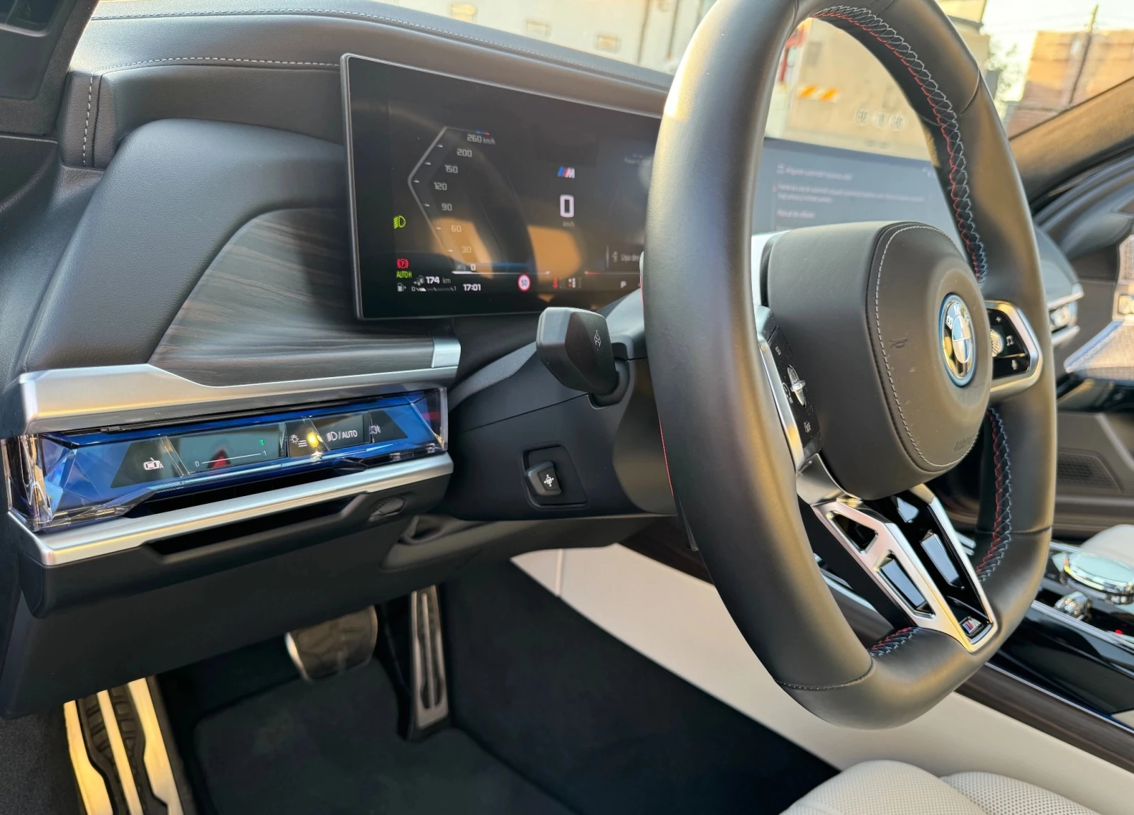 BMW 760 xDrive M-Sport, снимка 6 - Автомобили и джипове - 53955975