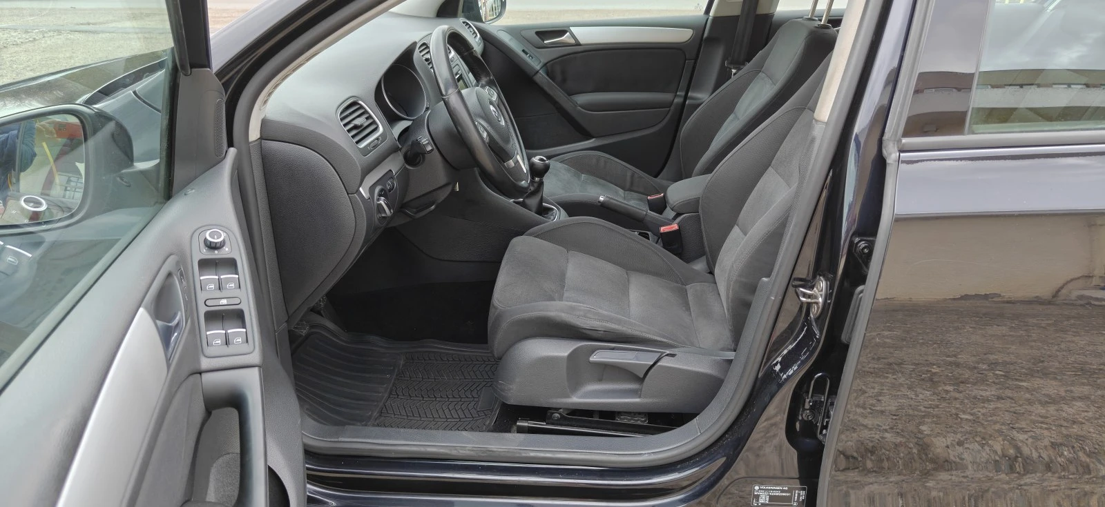 VW Golf 1.4iHighLine10г, снимка 10 - Автомобили и джипове - 54025844