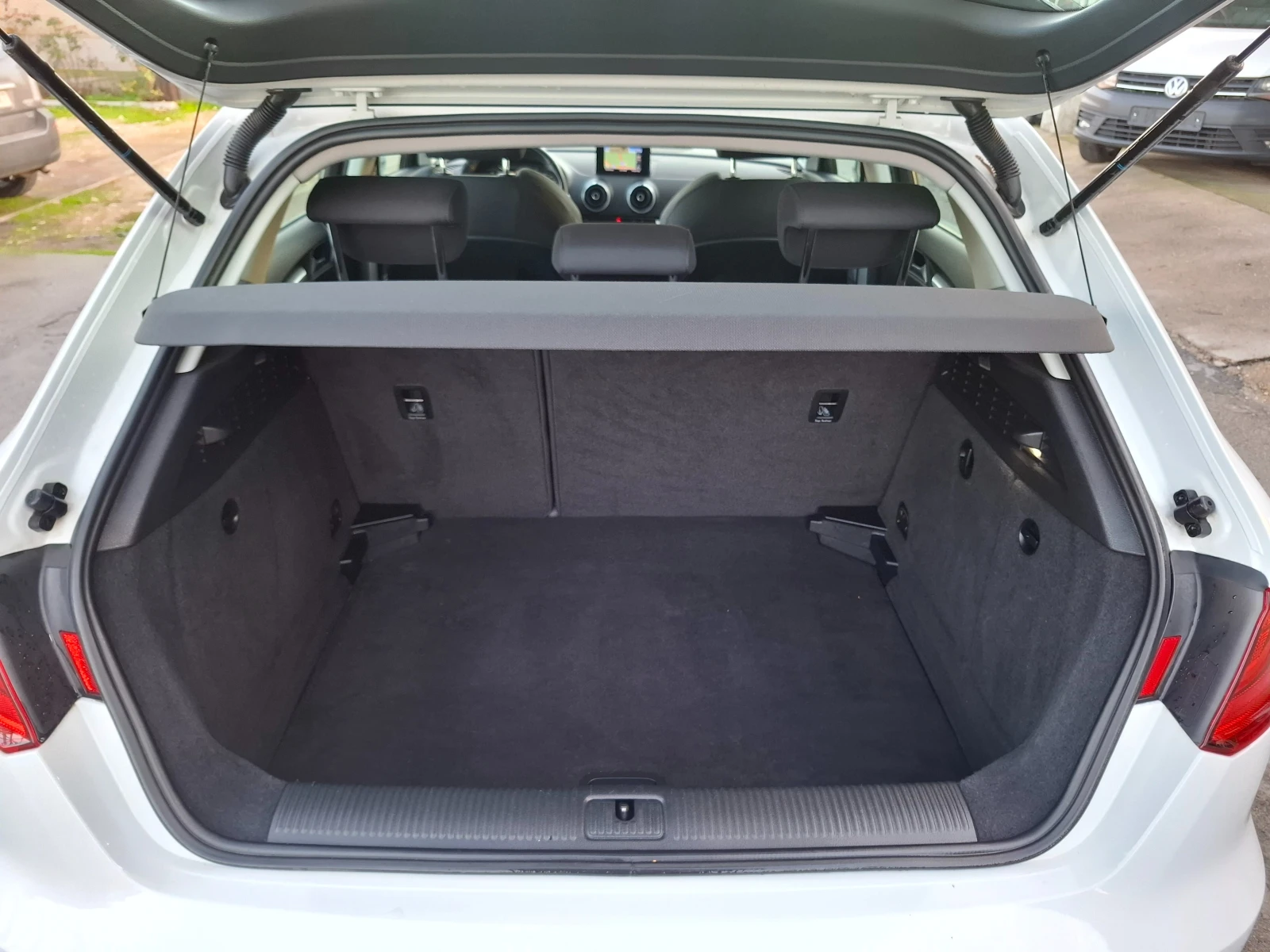 Audi A3 2.0TDI XENON Navi Автопилот, снимка 15 - Автомобили и джипове - 54131701