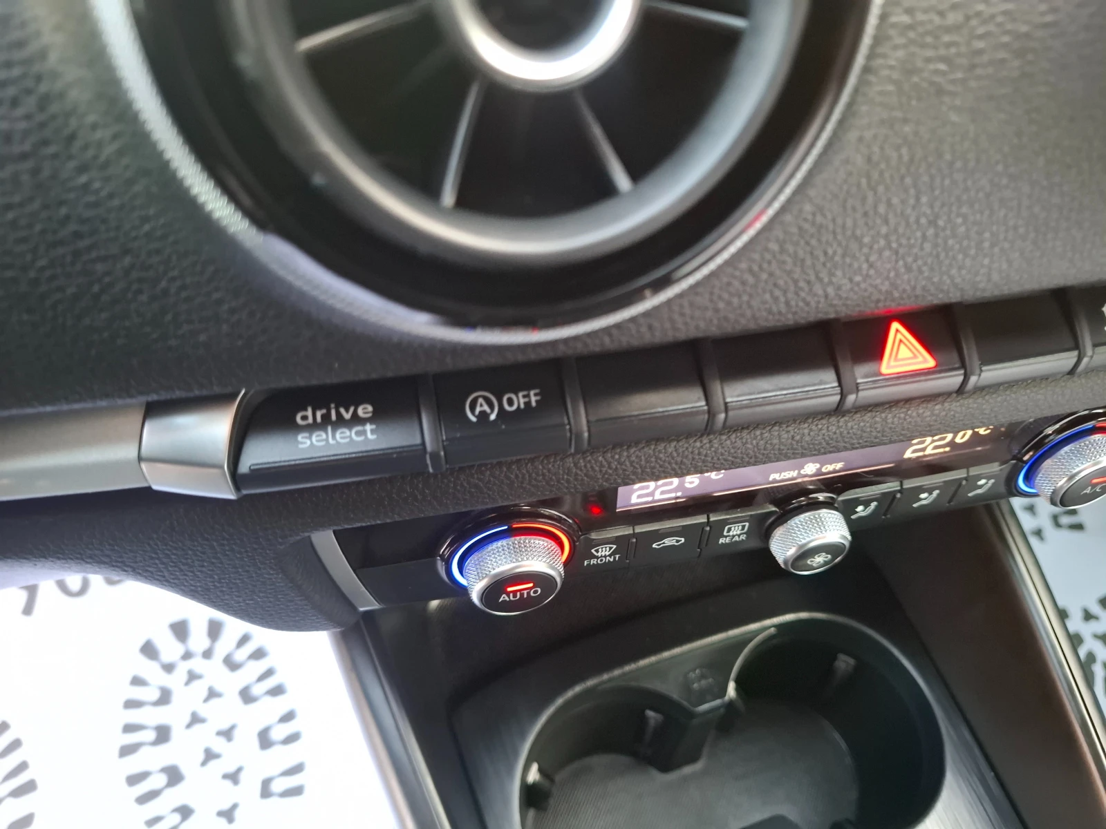 Audi A3 2.0TDI XENON Navi Автопилот, снимка 14 - Автомобили и джипове - 54131701