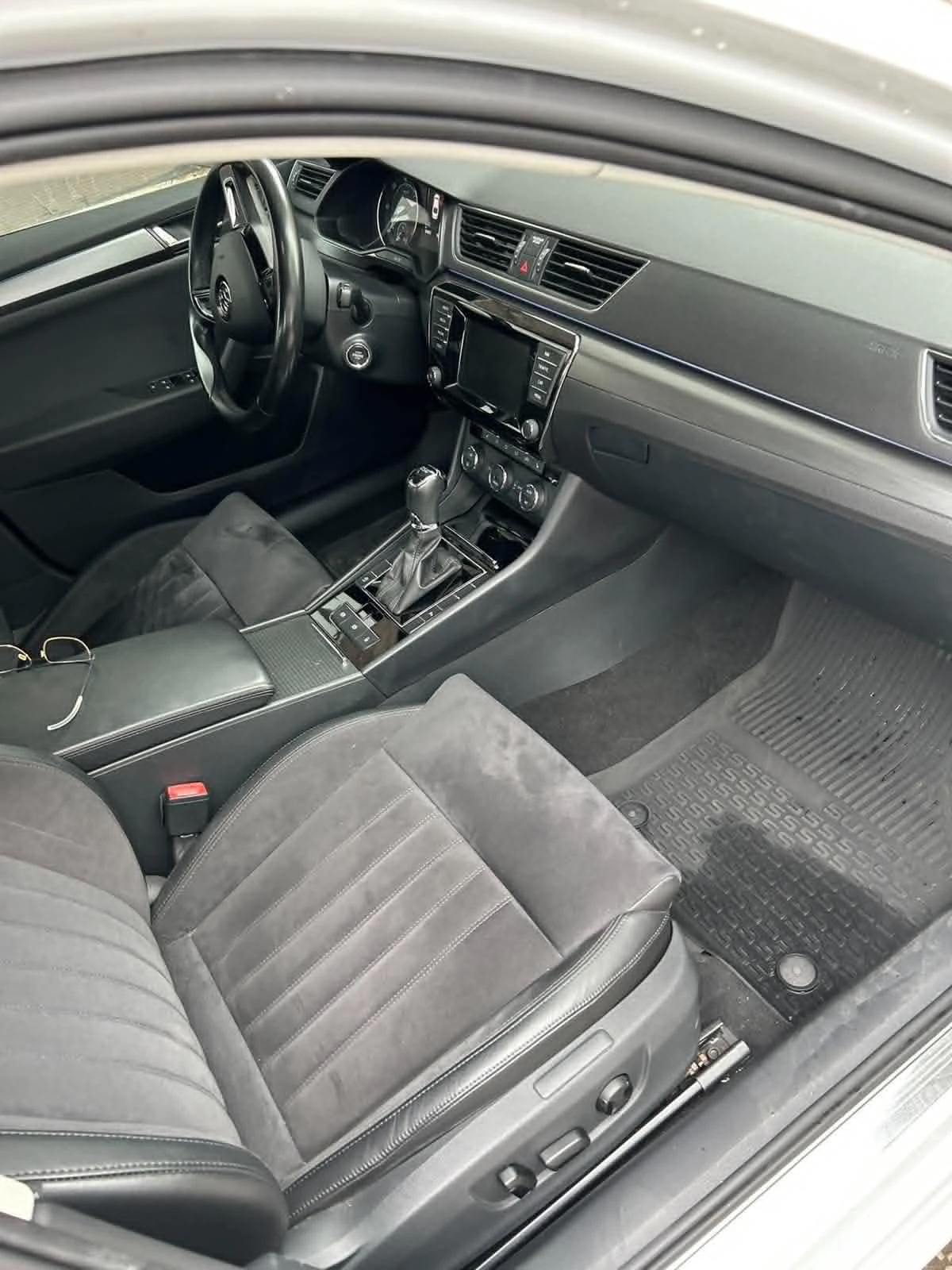 Skoda Superb 2.0 TDI, снимка 4 - Автомобили и джипове - 54478017
