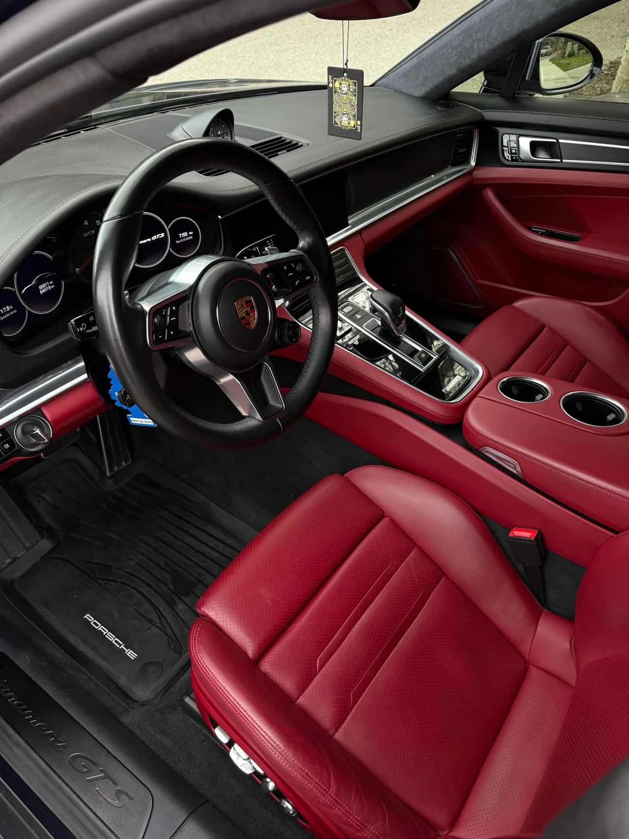 Porsche Panamera GTS| ОБДУХВАНЕ| 360| ПАНО| ПАМЕТ| 2 КЛЮЧА| , снимка 5 - Автомобили и джипове - 54640116