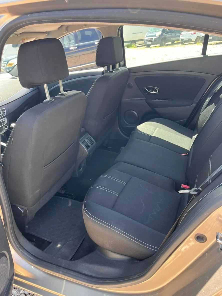Renault Fluence 1.5 dCi, снимка 4 - Автомобили и джипове - 54658925