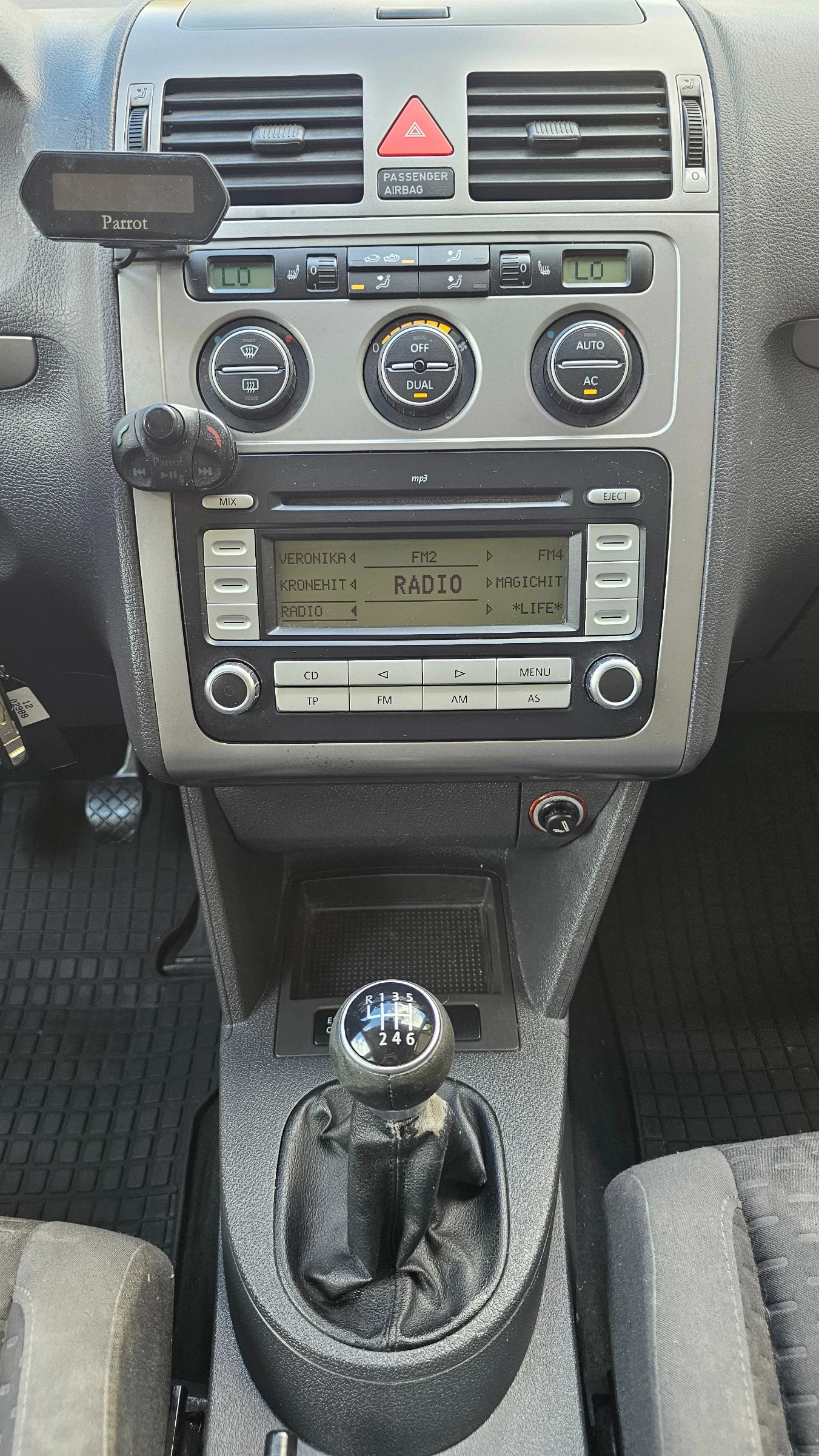 VW Touran 1.9TDI 105hp FACE, снимка 10 - Автомобили и джипове - 55300114