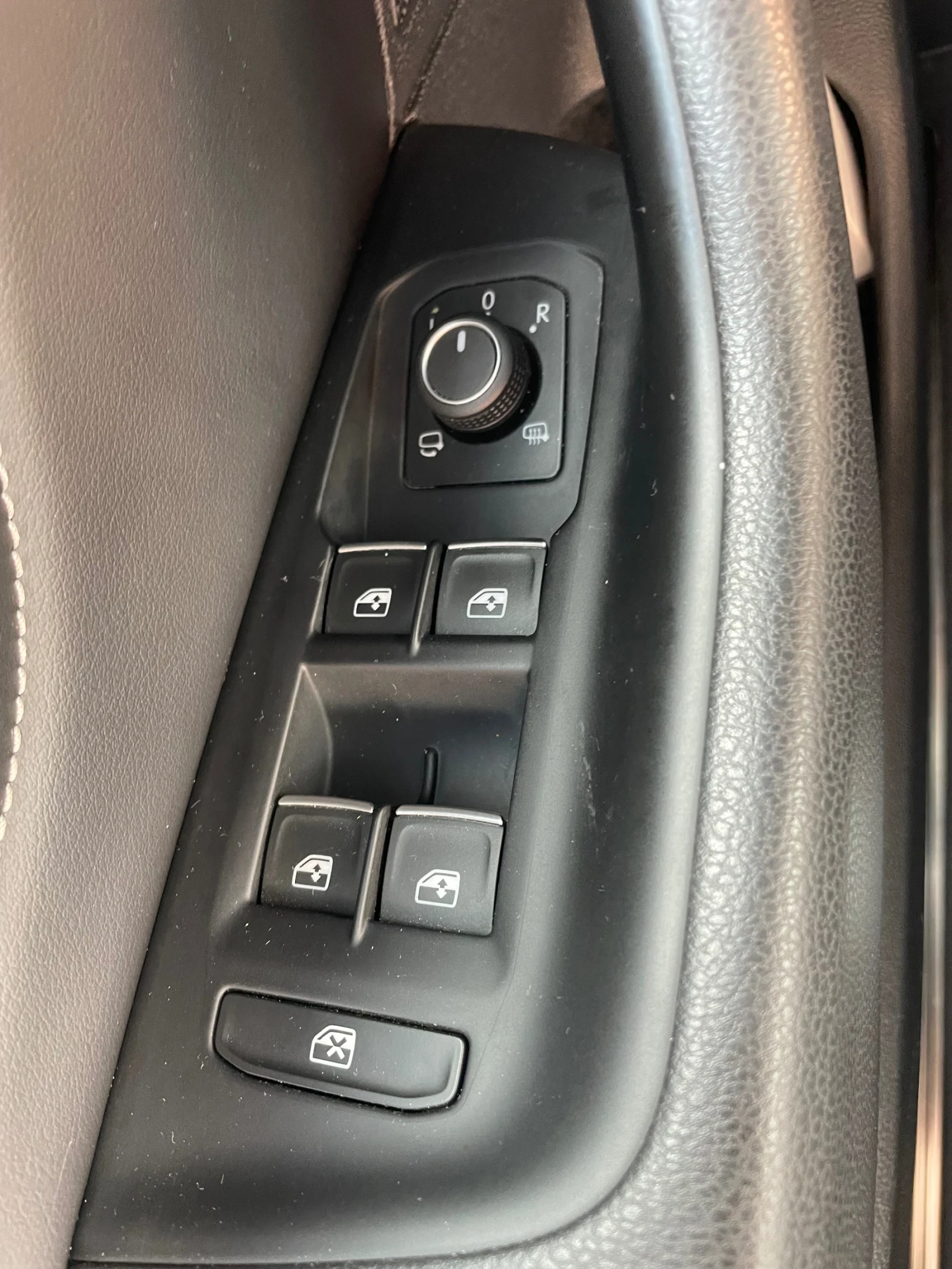 VW Passat 2.0 R-Line, снимка 14 - Автомобили и джипове - 55633595