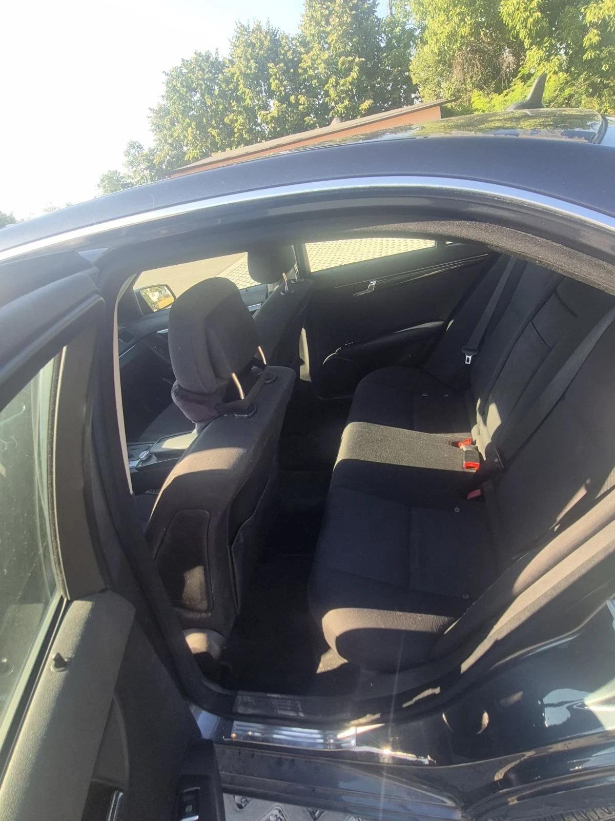 Mercedes-Benz C 220, снимка 8 - Автомобили и джипове - 55694948