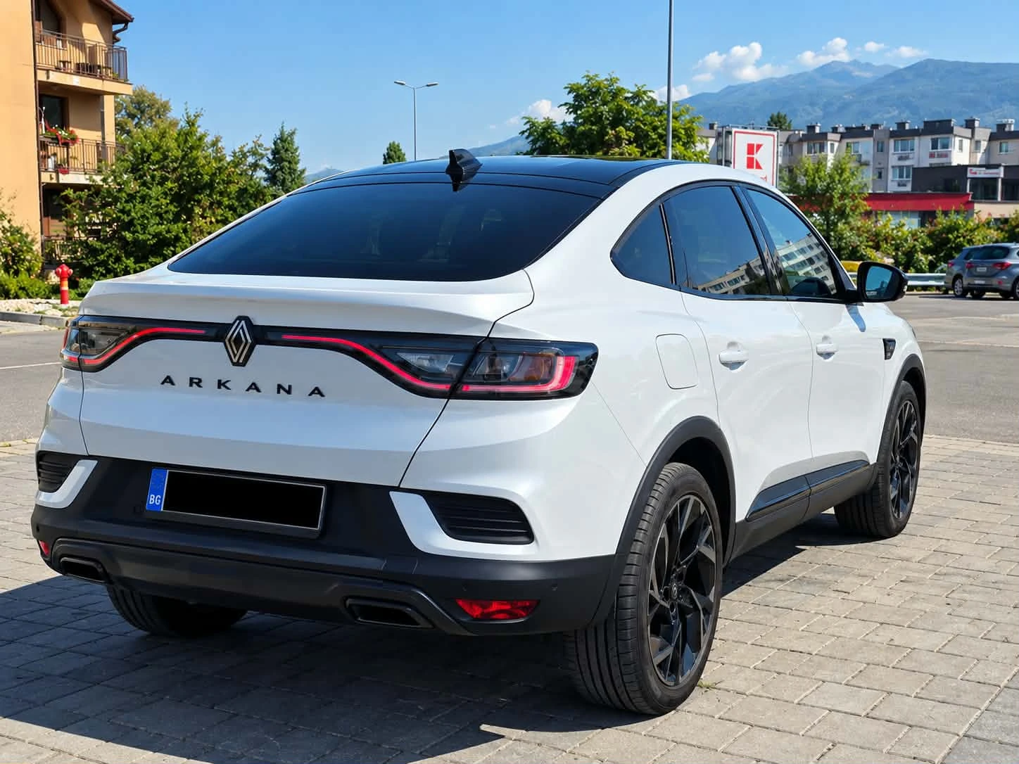 Renault Arkana, снимка 3 - Автомобили и джипове - 56008333