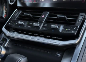 Toyota Land cruiser 300 3.5 V6  - 245999 лв. / 125777.29 € - 77918626 11