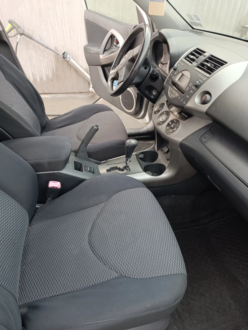 Toyota Rav4 2.0i, снимка 6 - Автомобили и джипове - 48702188