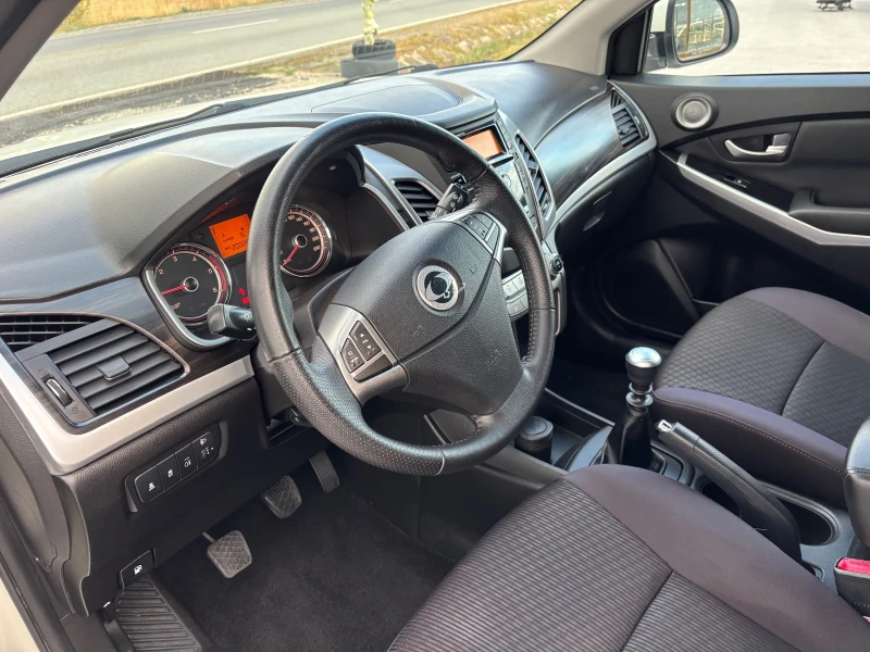 SsangYong Korando 2.0 e-XDI  4x4, снимка 15 - Автомобили и джипове - 51895691
