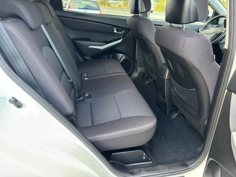 SsangYong Korando 2.0 e-XDI  4x4, снимка 14 - Автомобили и джипове - 51895691