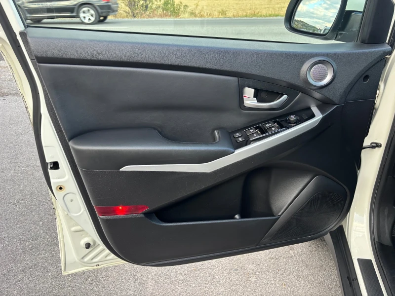 SsangYong Korando 2.0 e-XDI  4x4, снимка 17 - Автомобили и джипове - 51895691