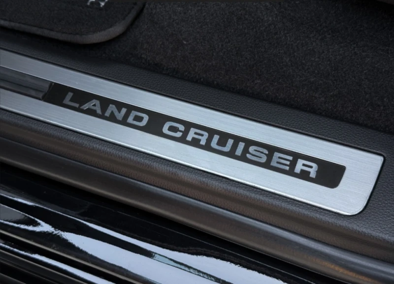 Toyota Land cruiser 300 3.5 V6 , снимка 13 - Автомобили и джипове - 52392522