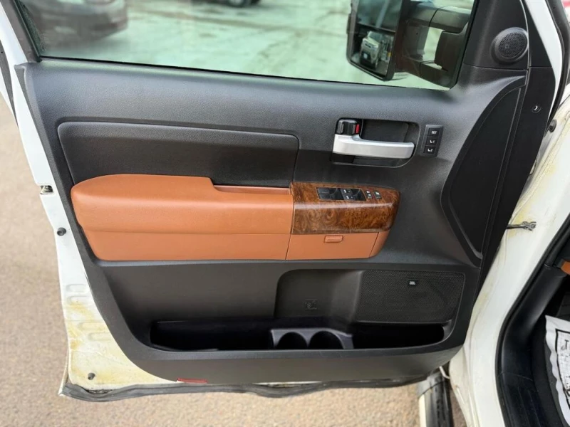 Toyota Tundra * Platinum * * * LOOKS BRAND NEW! * * * Near perfe, снимка 7 - Автомобили и джипове - 52922430