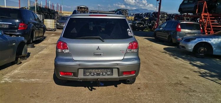 Mitsubishi Outlander 2.0, снимка 5 - Автомобили и джипове - 38178764