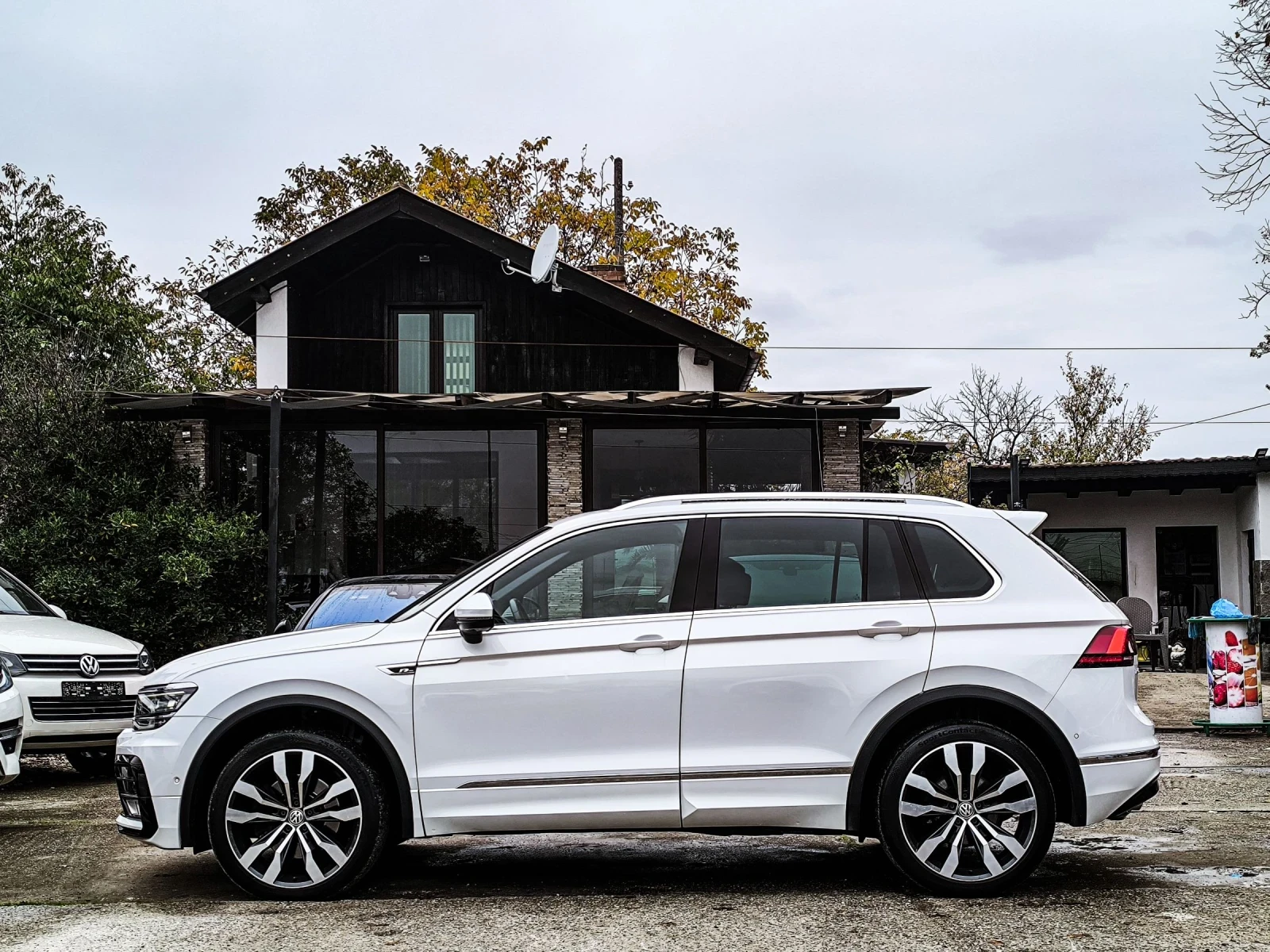 VW Tiguan 2.0TDI R-LINE    FULLMAX | Mobile.bg   4