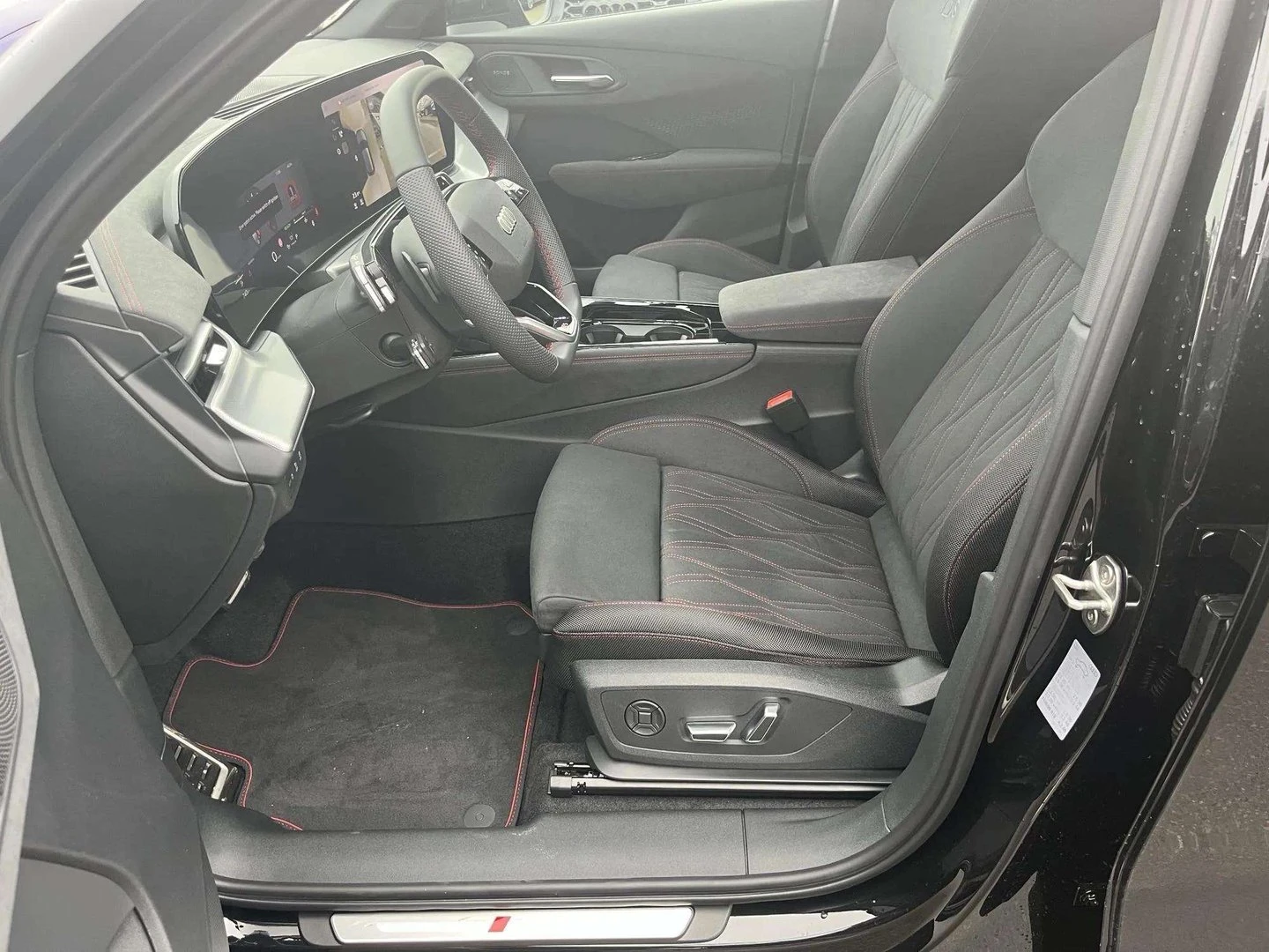 Audi Q3 SUV 195 kW TFSI quattro - изображение 6