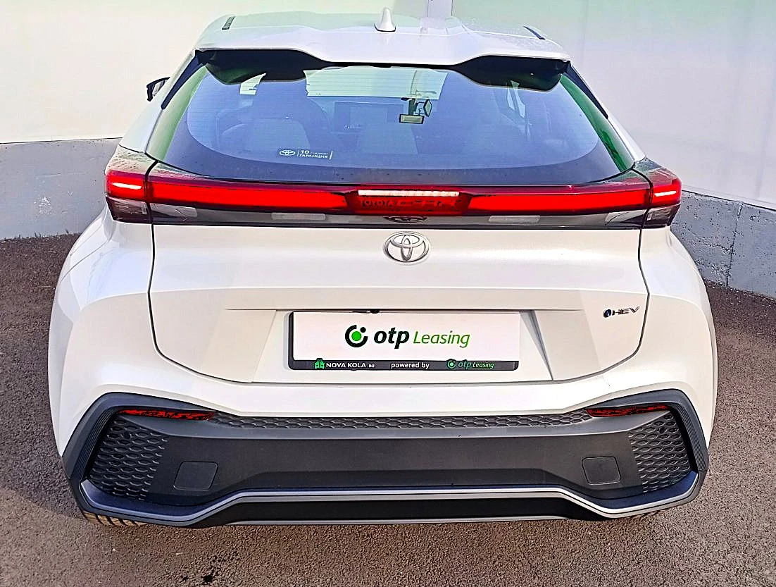 Toyota C-HR Hybrid e-CVT 140 к.с. - изображение 6