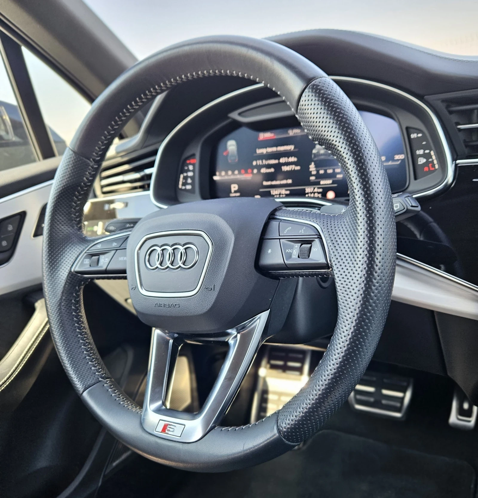 Audi SQ7 Bang & Olufsen , снимка 8 - Автомобили и джипове - 53158380