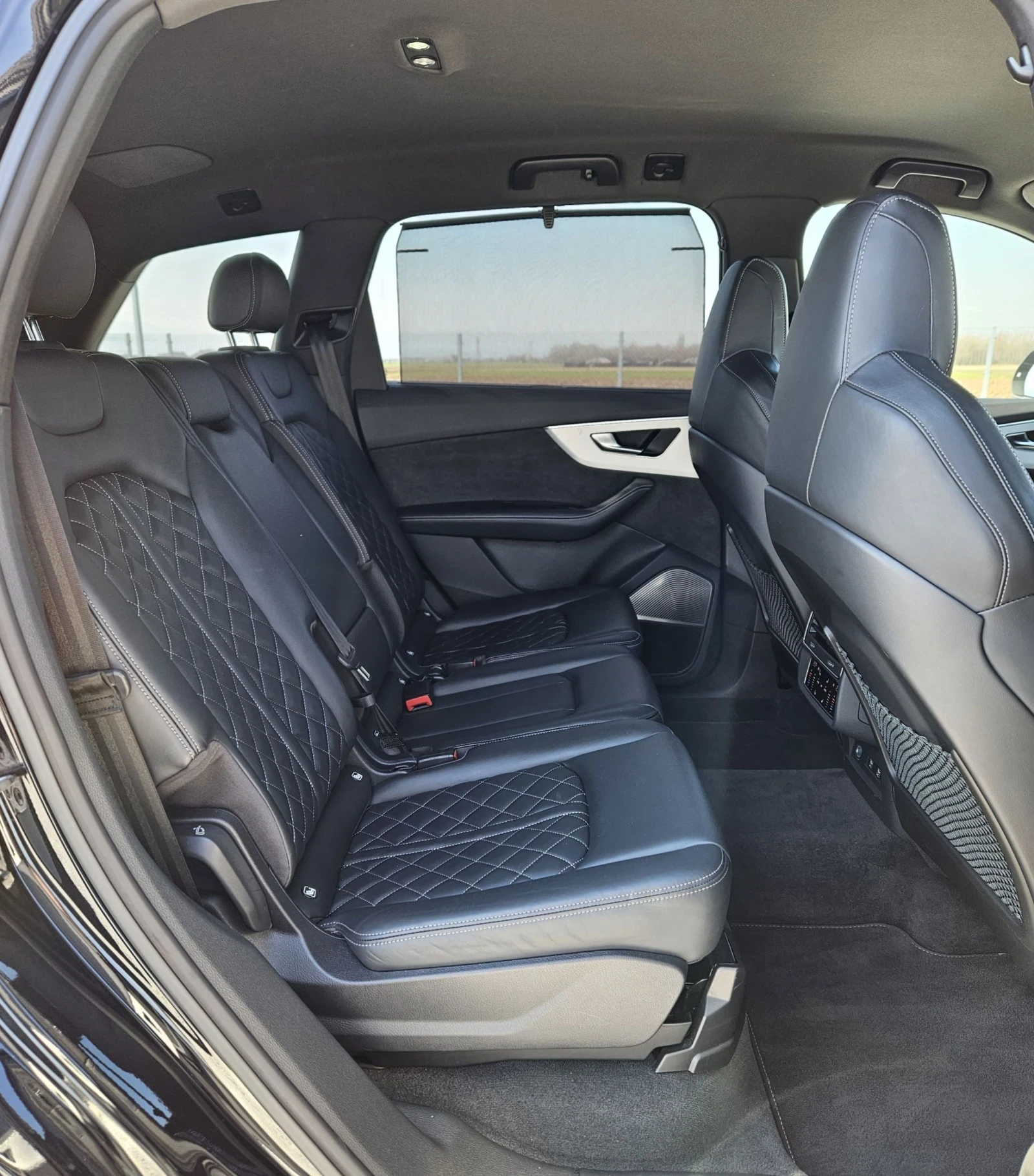 Audi SQ7 Bang & Olufsen , снимка 14 - Автомобили и джипове - 53158380