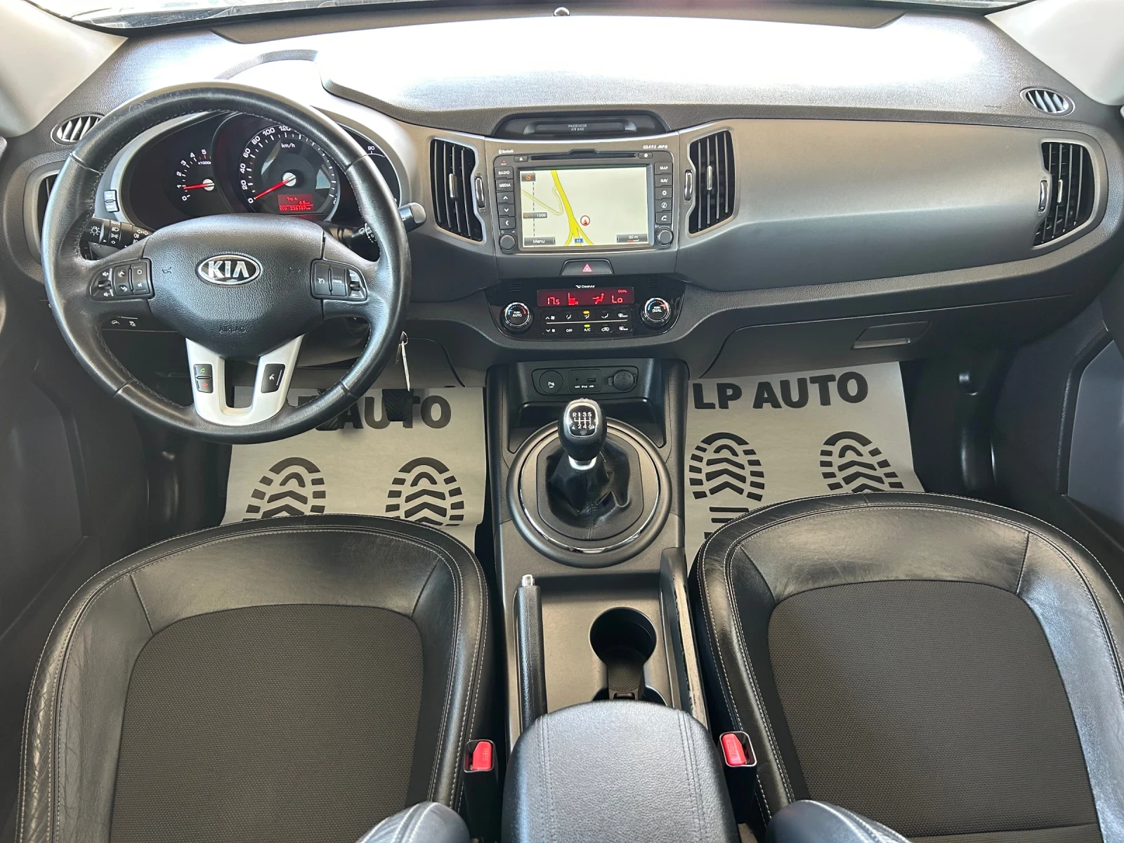 Kia Sportage * 2.0* 184к.с* 4x4* REBEL* Сервизна* Книжка* , снимка 10 - Автомобили и джипове - 54294186