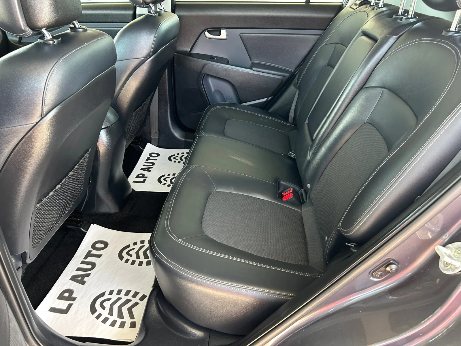 Kia Sportage * 2.0* 184к.с* 4x4* REBEL* Сервизна* Книжка* , снимка 9 - Автомобили и джипове - 54294186