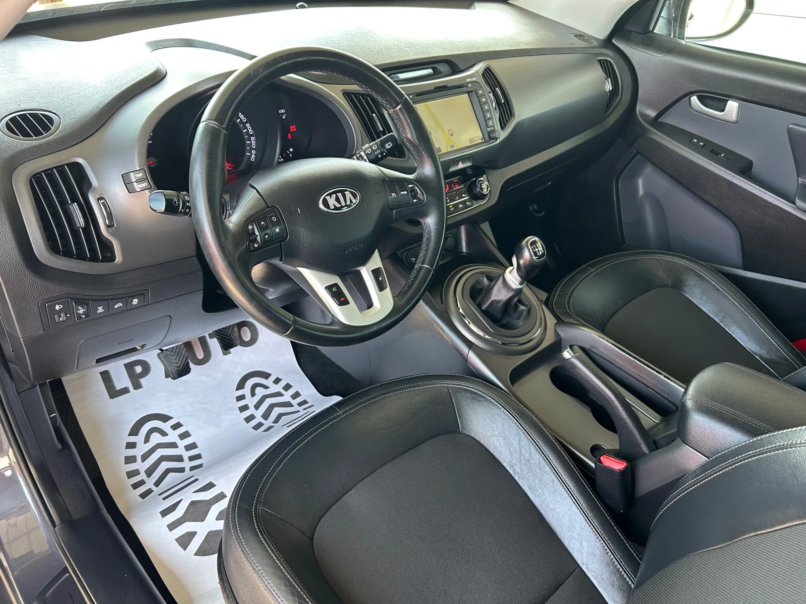 Kia Sportage * 2.0* 184к.с* 4x4* REBEL* Сервизна* Книжка* , снимка 6 - Автомобили и джипове - 54294186
