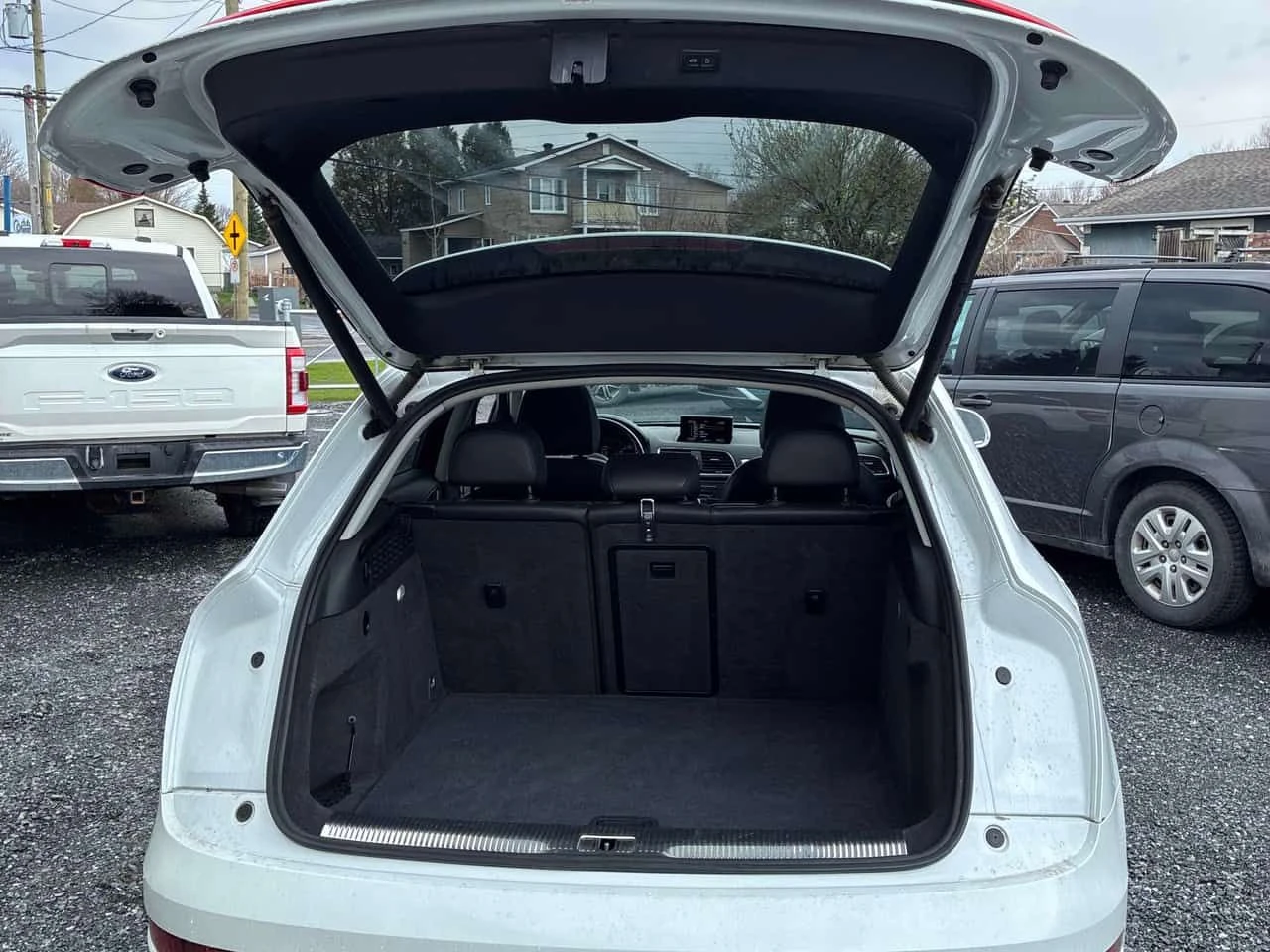 Audi Q3 * Progressiv * KEYLESS * SUNROOF * ПОДГРЕВ, снимка 13 - Автомобили и джипове - 54433889
