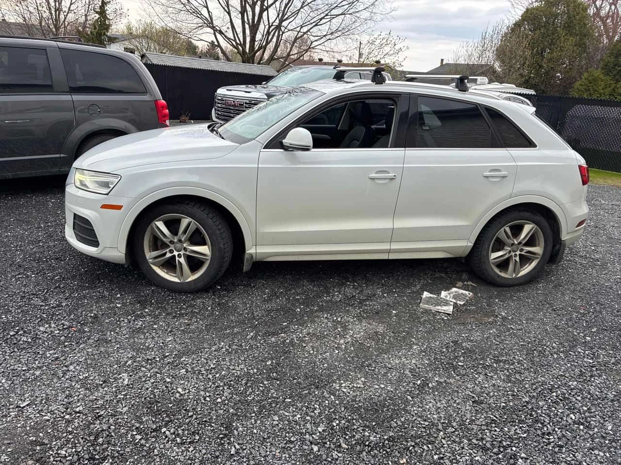 Audi Q3 * Progressiv * KEYLESS * SUNROOF * ПОДГРЕВ, снимка 3 - Автомобили и джипове - 54433889