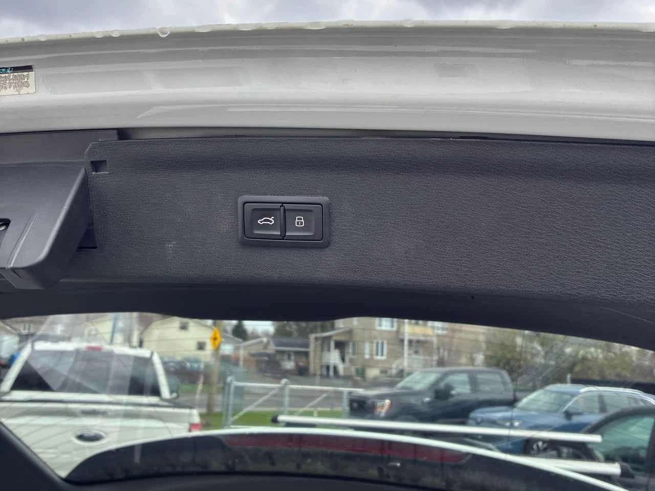 Audi Q3 * Progressiv * KEYLESS * SUNROOF * ПОДГРЕВ, снимка 14 - Автомобили и джипове - 54433889