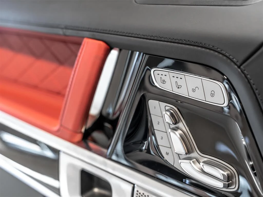 Mercedes-Benz G 63 AMG NIGHT PKG| CARBON| DISTRONIC| 360| BURMESTER| MASS, снимка 17 - Автомобили и джипове - 54876403