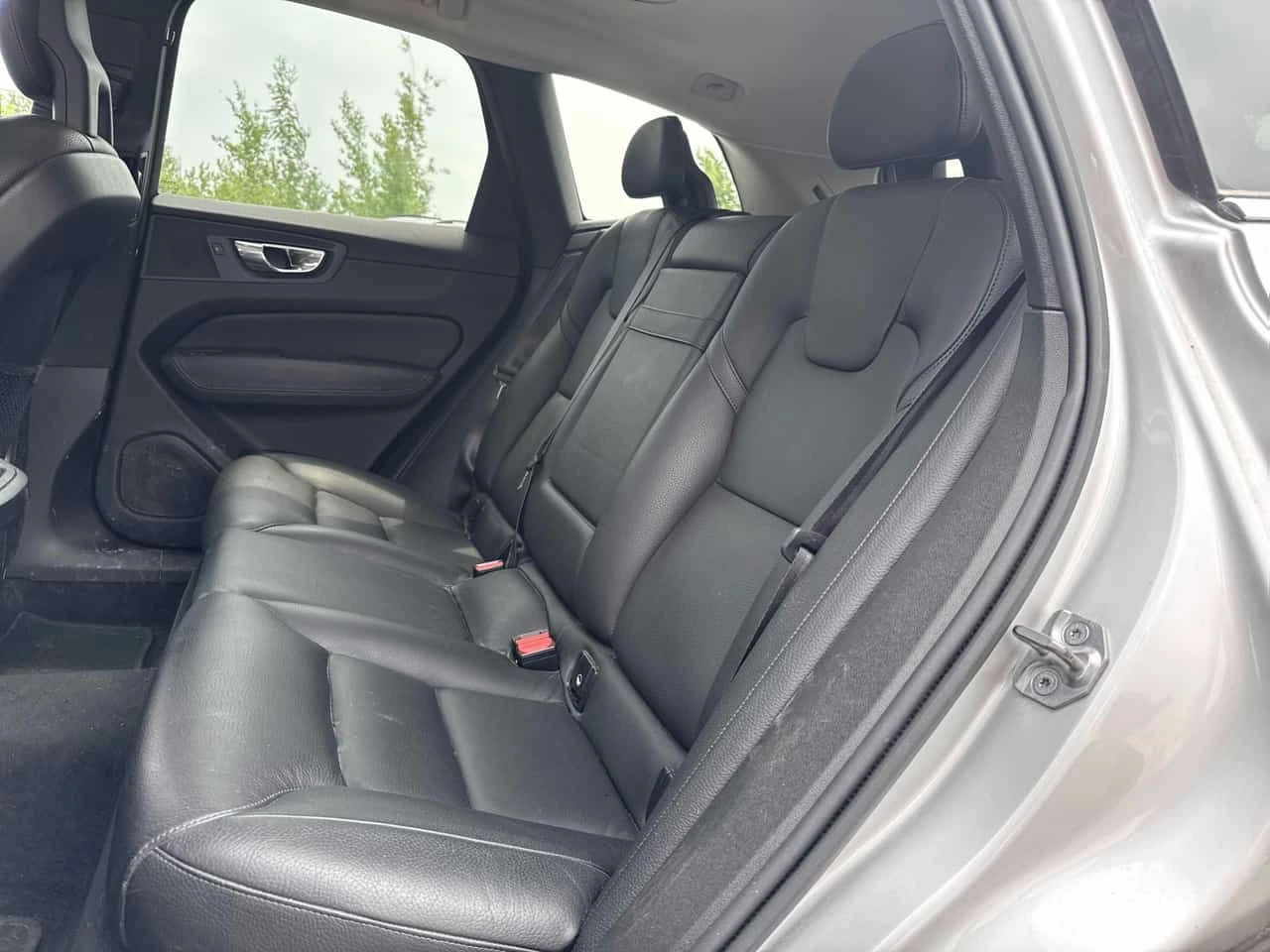 Volvo XC60 Momentum/ПАНОРАМА/АВТОФИНАНСИРАНЕ, снимка 10 - Автомобили и джипове - 55125472