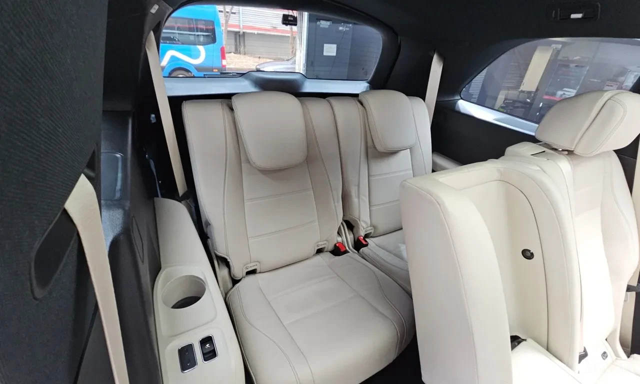Mercedes-Benz GLS 400 4MATIC | Air Suspension | Кожен салон | 7 места, снимка 13 - Автомобили и джипове - 55201041