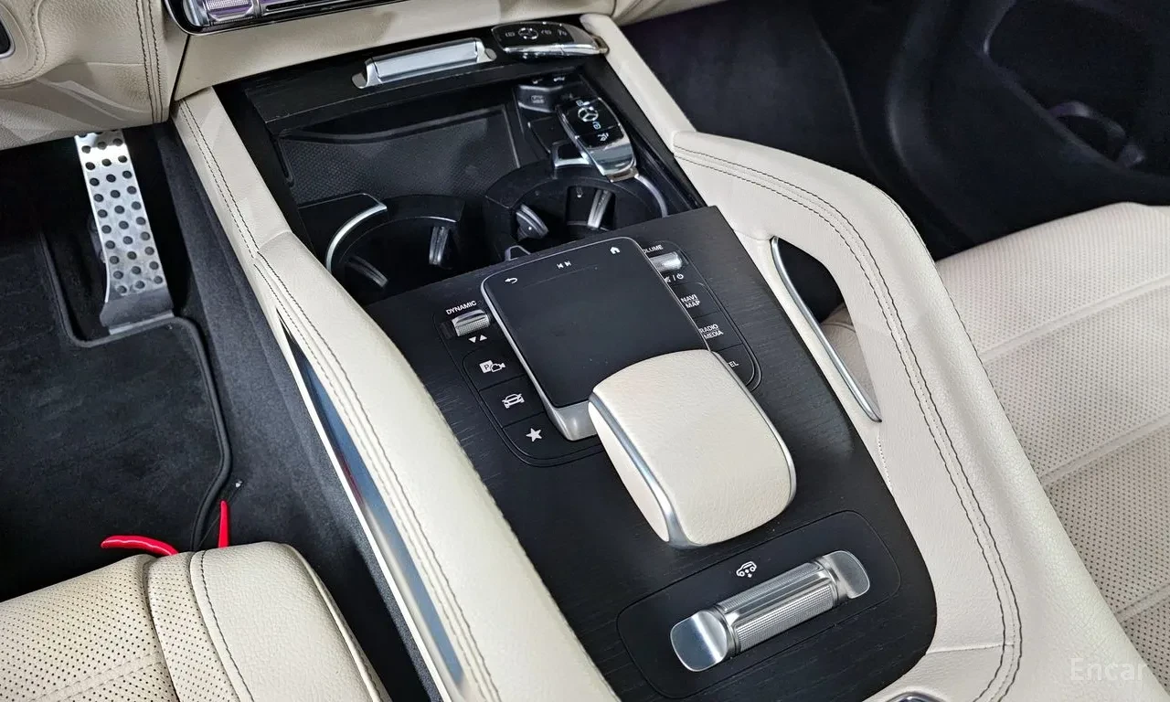 Mercedes-Benz GLS 400 4MATIC | Air Suspension | Кожен салон | 7 места, снимка 8 - Автомобили и джипове - 55201041