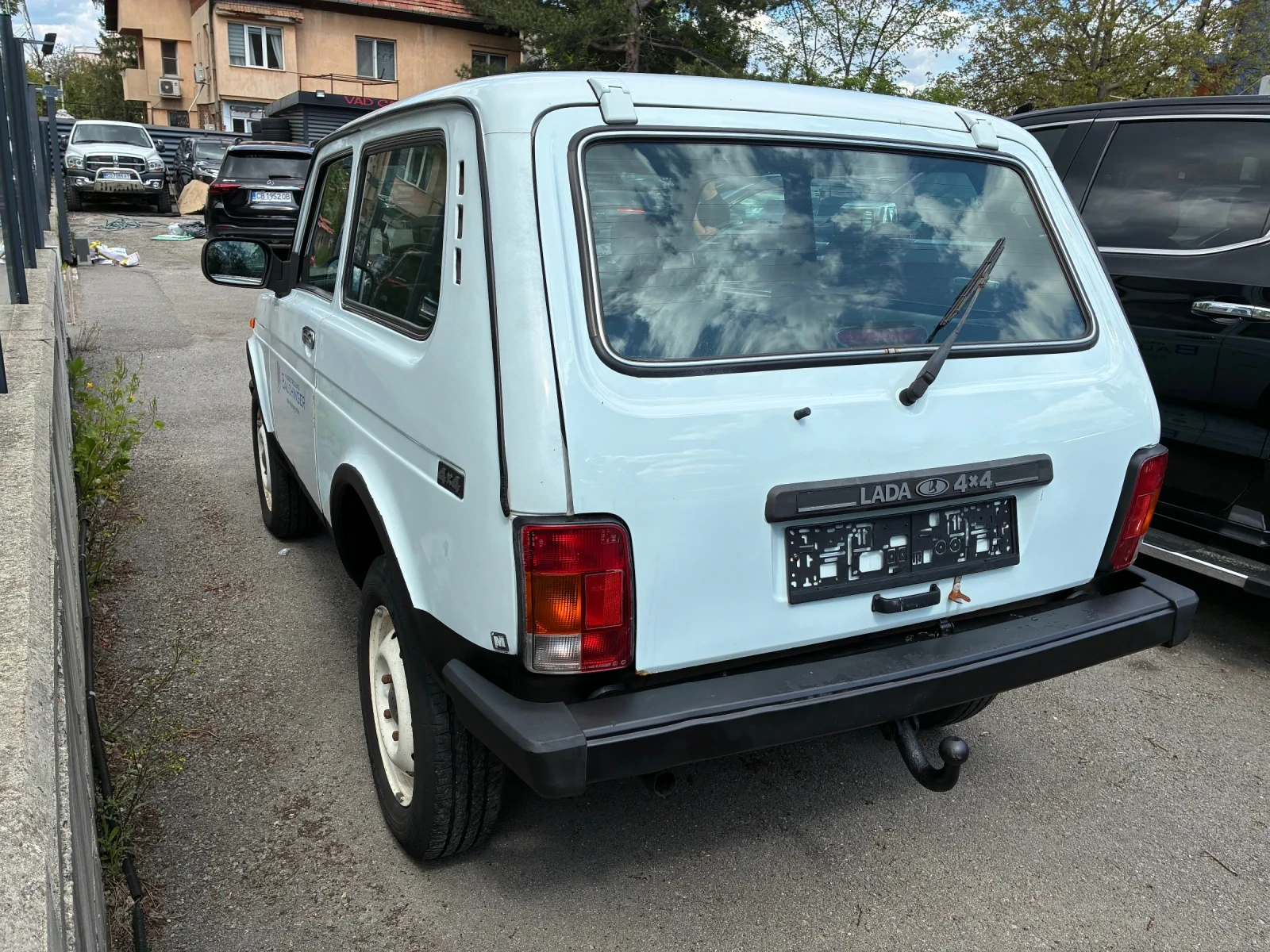 Lada Niva 1.7I/4x4/16000km!!!, снимка 4 - Автомобили и джипове - 55205661