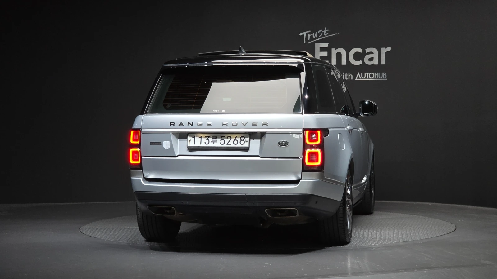 Land Rover Range rover 4.4 * V8* Disel* Pano* Navi* Keyless, снимка 9 - Автомобили и джипове - 55324695