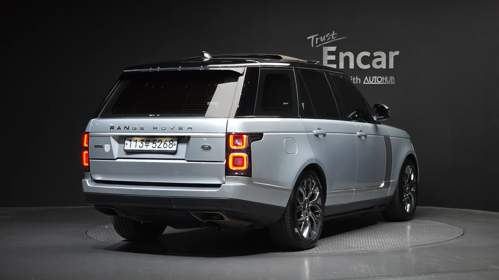 Land Rover Range rover 4.4 * V8* Disel* Pano* Navi* Keyless, снимка 5 - Автомобили и джипове - 55324695