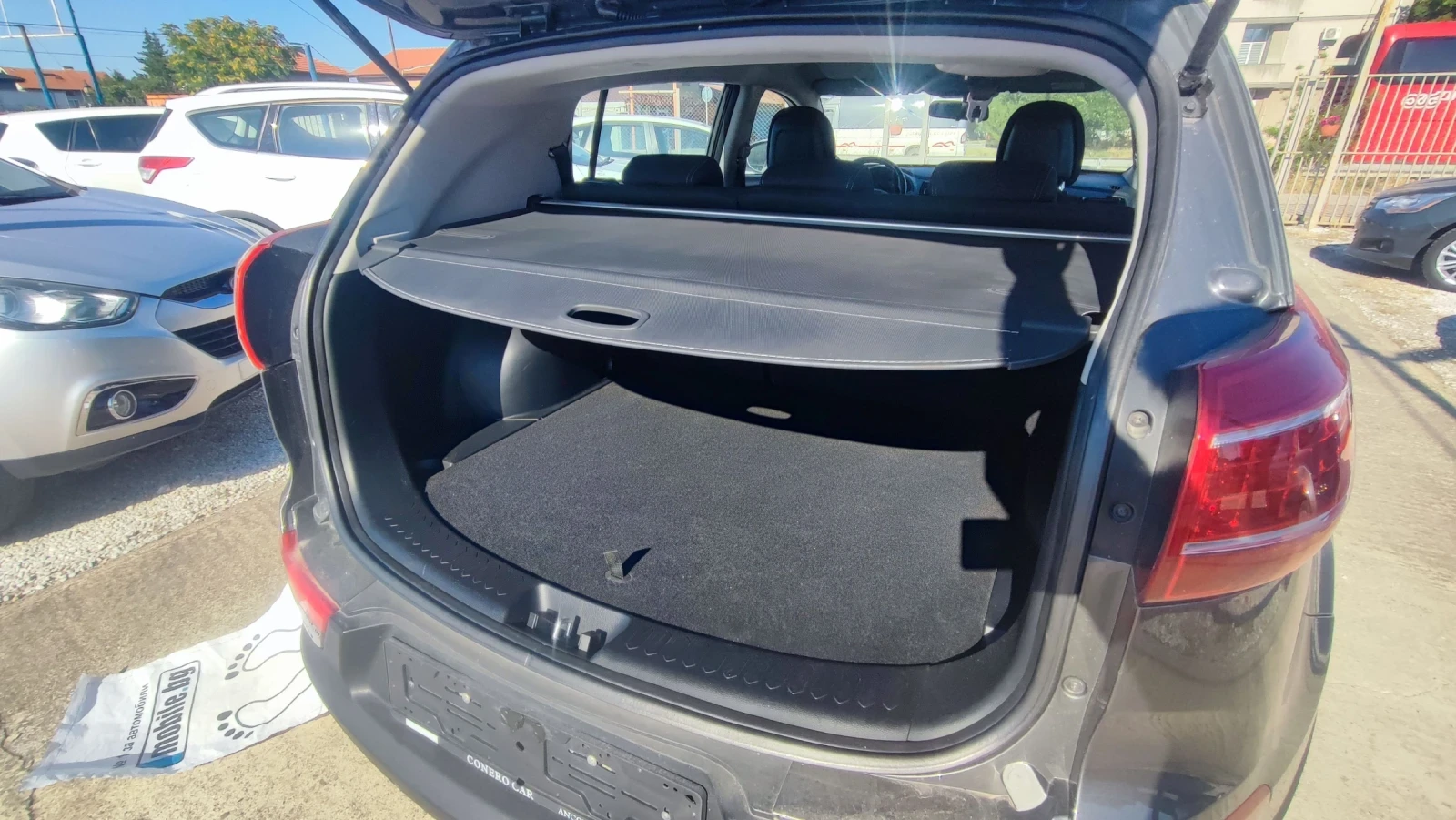 Kia Sportage 1.6, снимка 14 - Автомобили и джипове - 55610924