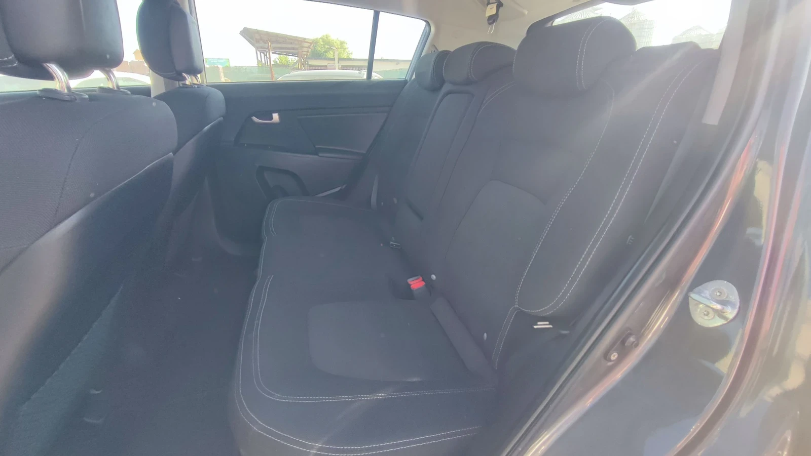 Kia Sportage 1.6, снимка 13 - Автомобили и джипове - 55610924