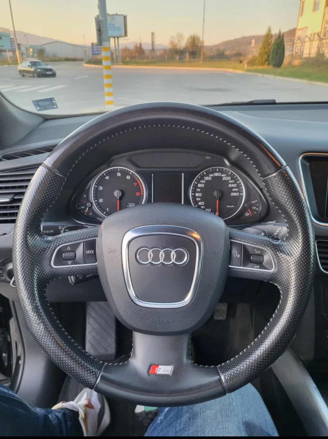 Audi Q5 TFSI 2.0 S-LINE, снимка 7 - Автомобили и джипове - 56248602
