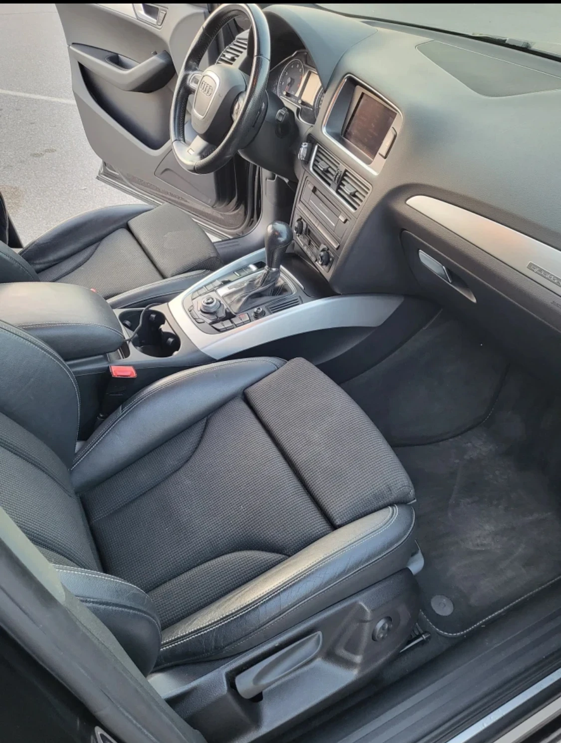 Audi Q5 TFSI 2.0 S-LINE, снимка 8 - Автомобили и джипове - 56248602