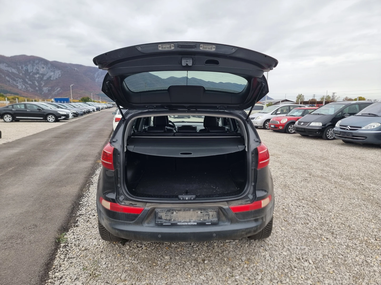 Kia Sportage 2.0CRDI, снимка 13 - Автомобили и джипове - 56471609