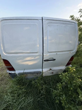 Mercedes-Benz V 220 2.2, снимка 2