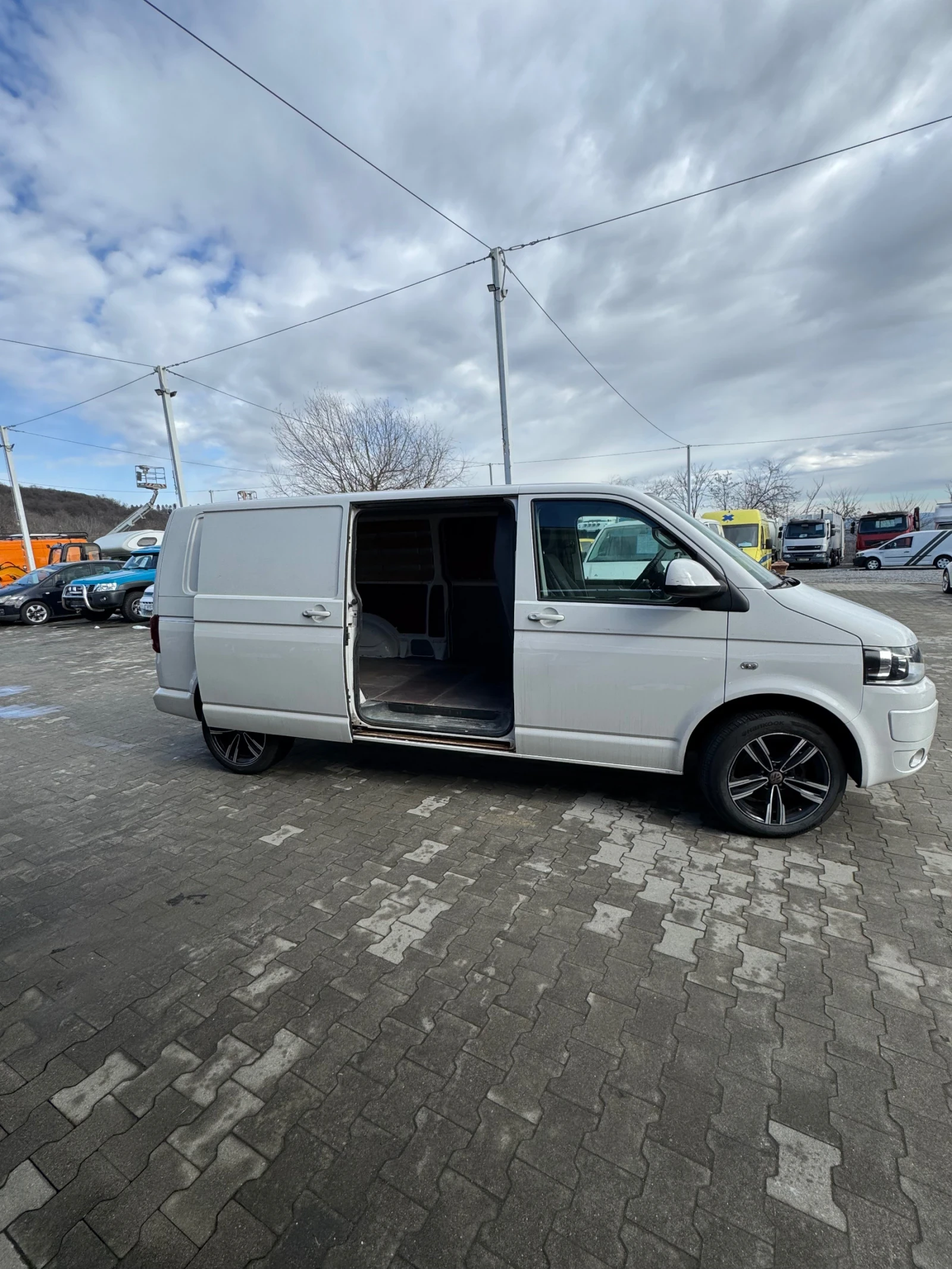 VW Transporter L2H1 AC LM, снимка 12 - Бусове и автобуси - 47800622