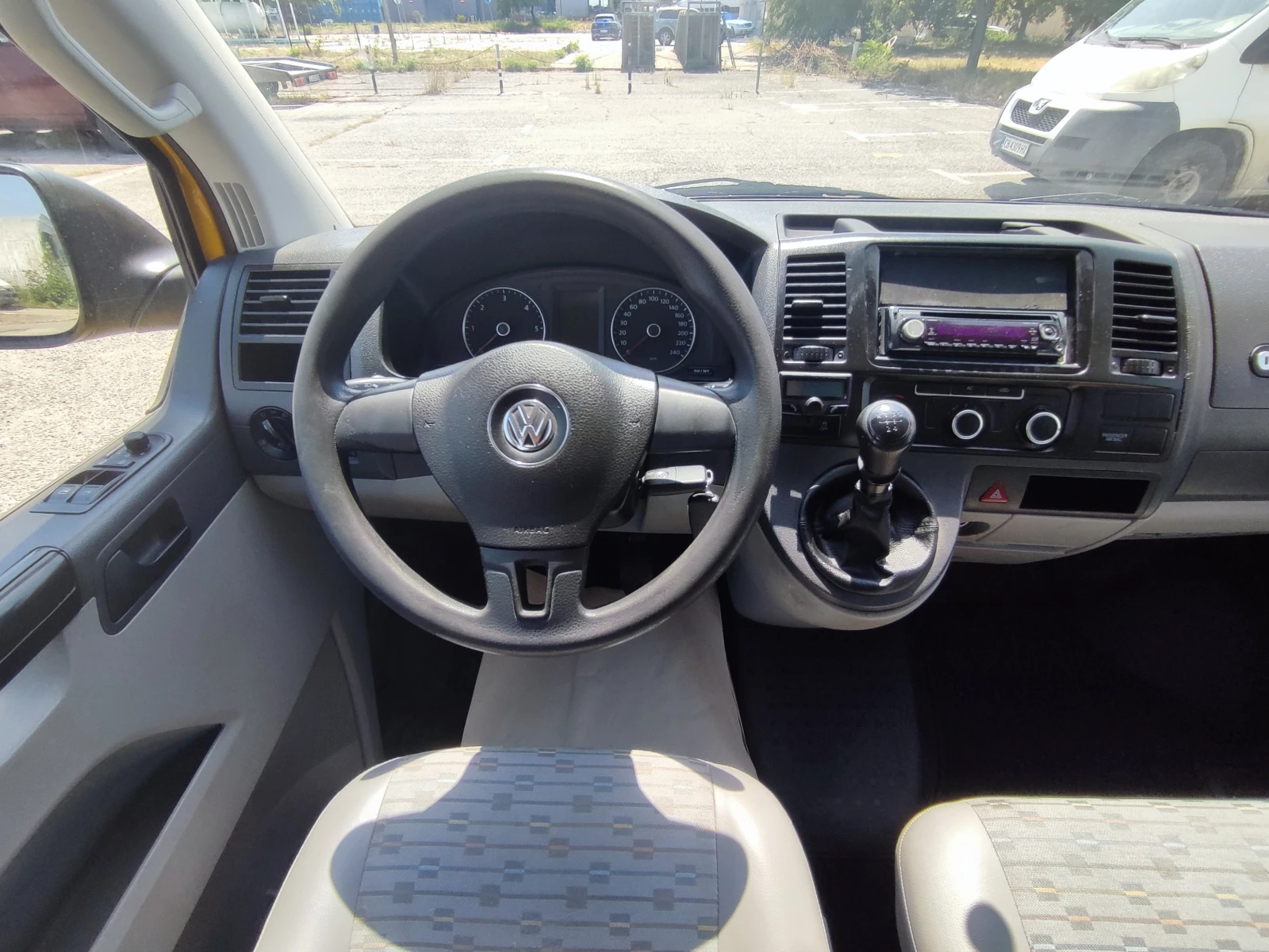 VW Transporter 2.0TDI-102kc-ЕВРО5-КЛИМАТИК-ПАРКТРОНИК-ТЕГЛИЧ, снимка 9 - Бусове и автобуси - 54558853