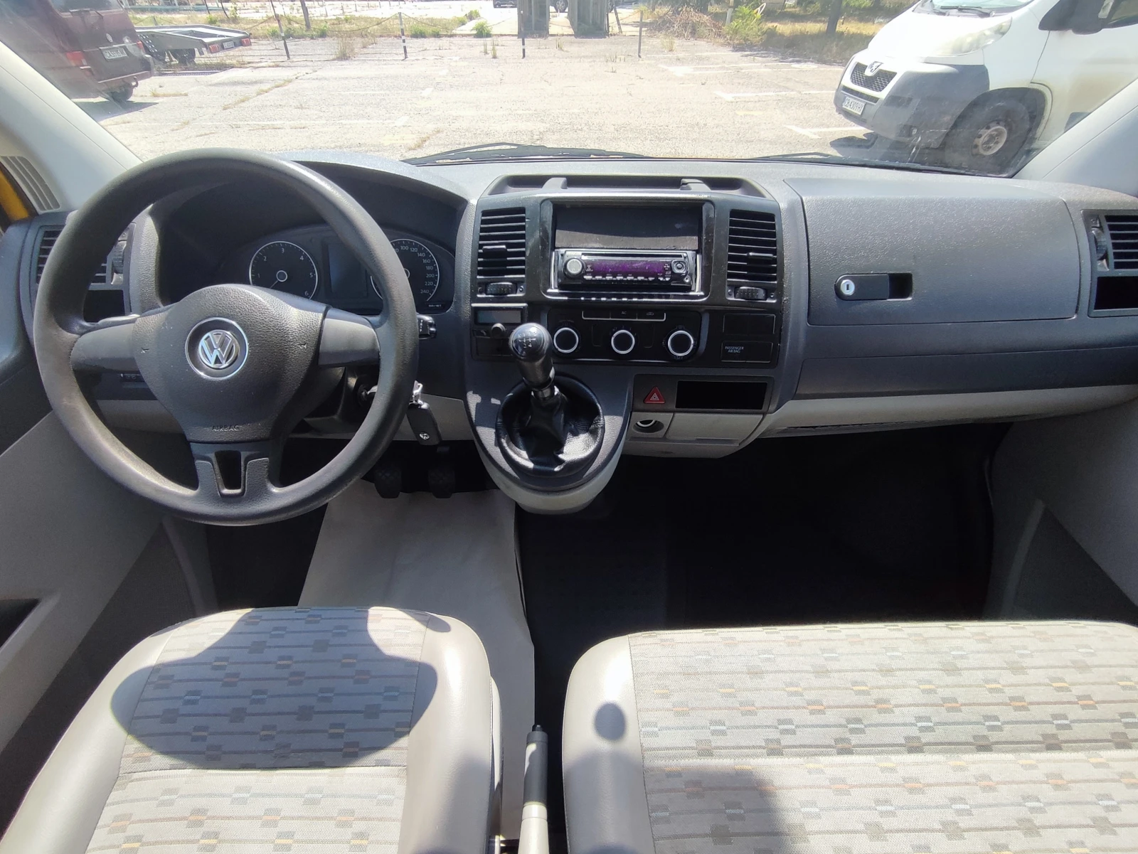 VW Transporter 2.0TDI-102kc-ЕВРО5-КЛИМАТИК-ПАРКТРОНИК-ТЕГЛИЧ, снимка 8 - Бусове и автобуси - 54558853